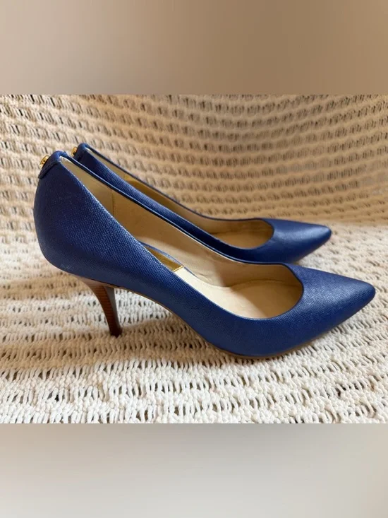 MICHAEL KORS Flex Mid Electric Blue Leather Pointed Toe 2.5” Heel Pumps Size 8M - Picture 5 of 12
